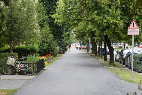 Járdafelújítás a Gáz utca páros oldalán